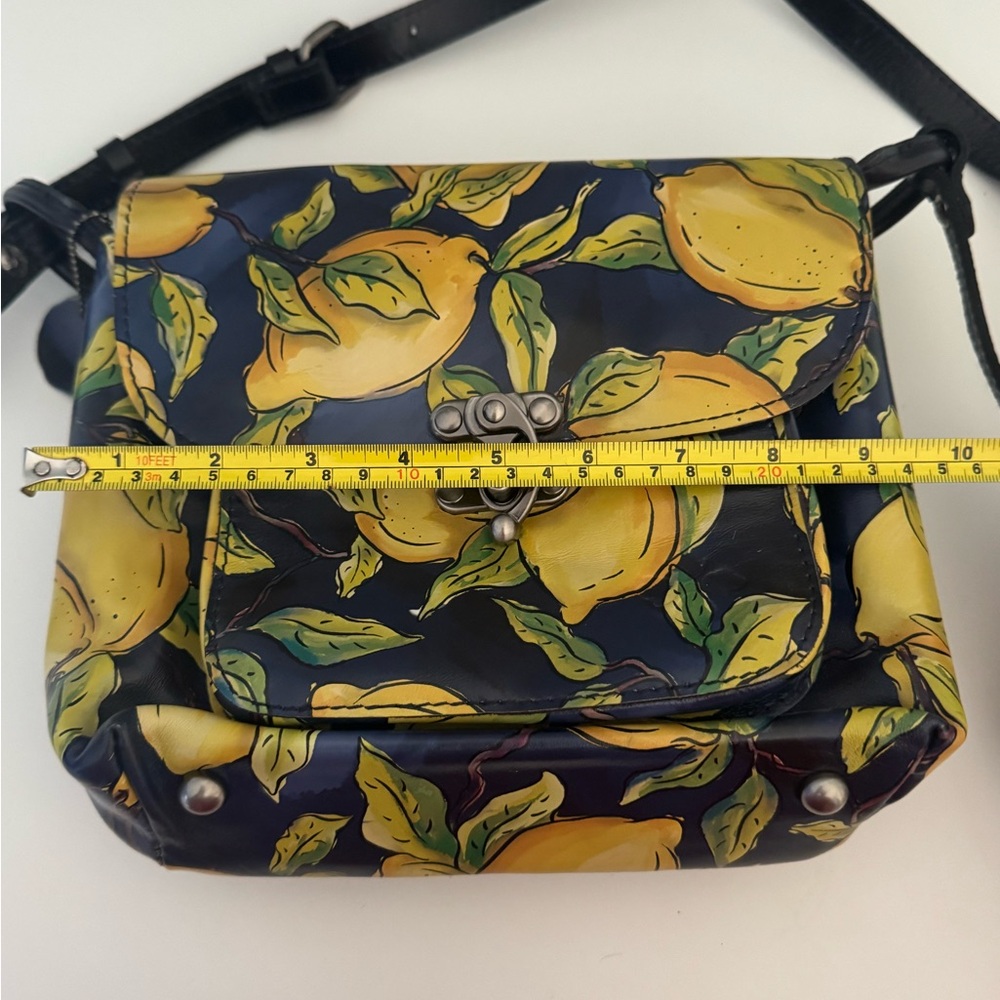 Lemon Print Patricia Nash Bag - Picture 6 of 7